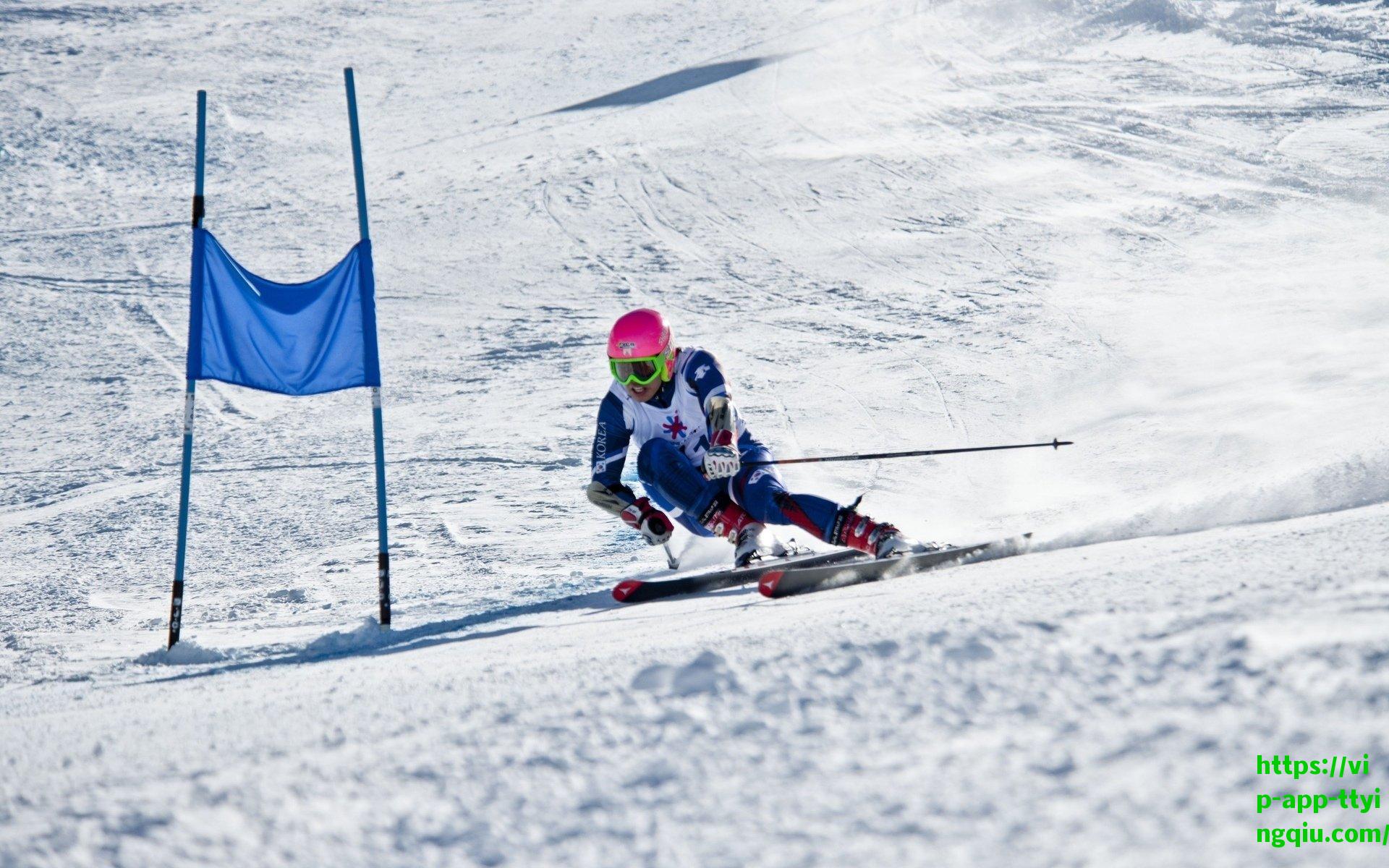 张外龙三度执掌重庆队帅印 山城足球开启新征程