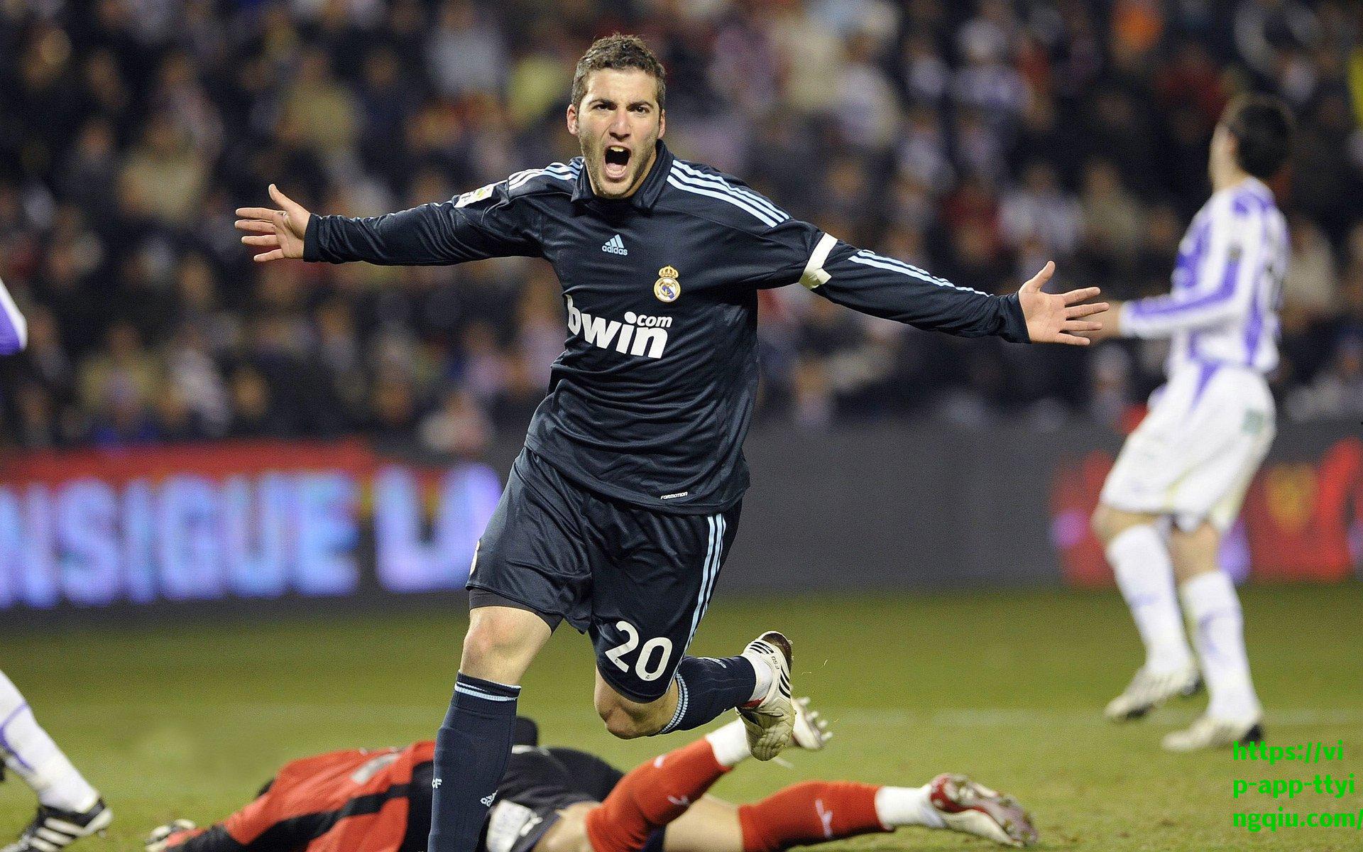 蓝衣军团半场发力，基恩雷特吉双双建功，意大利客场两球领先爱沙尼亚