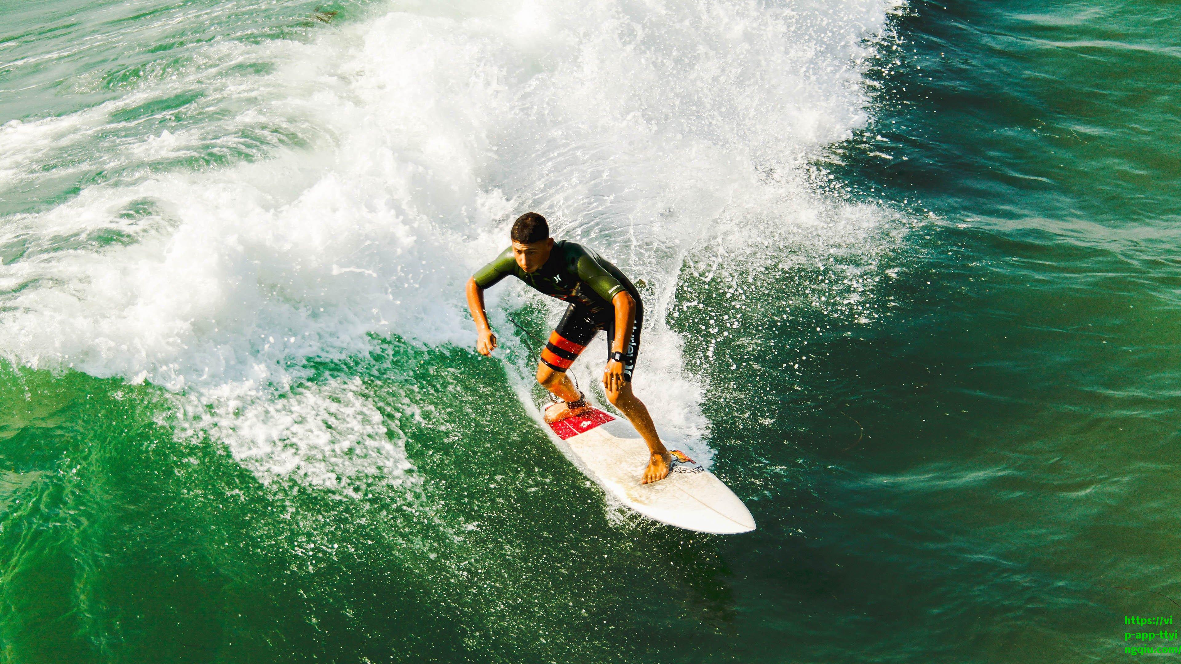 梅西再续巴塞罗那情缘 跨界推出个人水果饮品品牌 四款风味致敬传奇生涯
