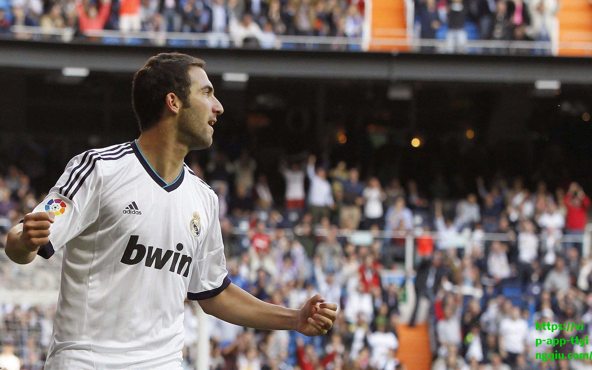 穆西亚拉伤愈首秀破局，终场致意点燃安联激情